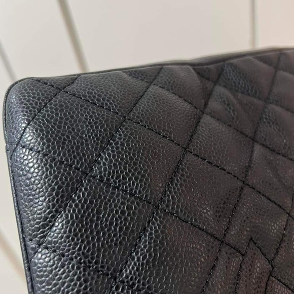 Caviar Quilted Grand Shopping Tote GST Black - Picture 11 of 16